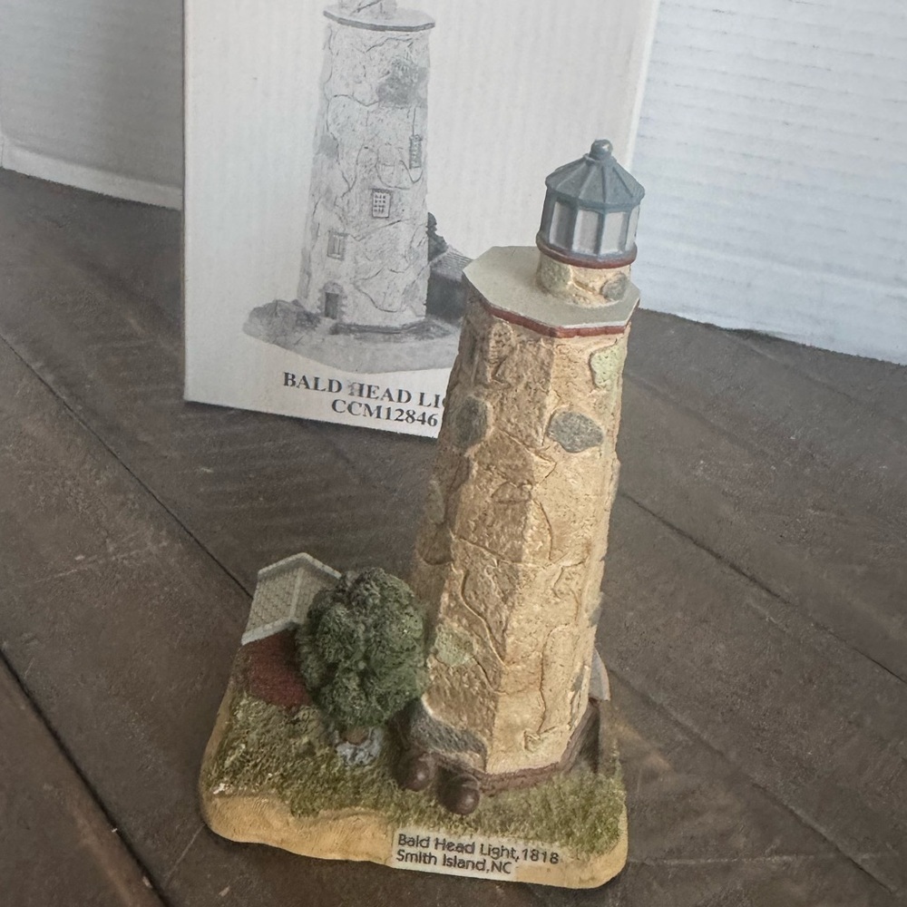 Lefton Lighthouse Figurine - Tan and Green